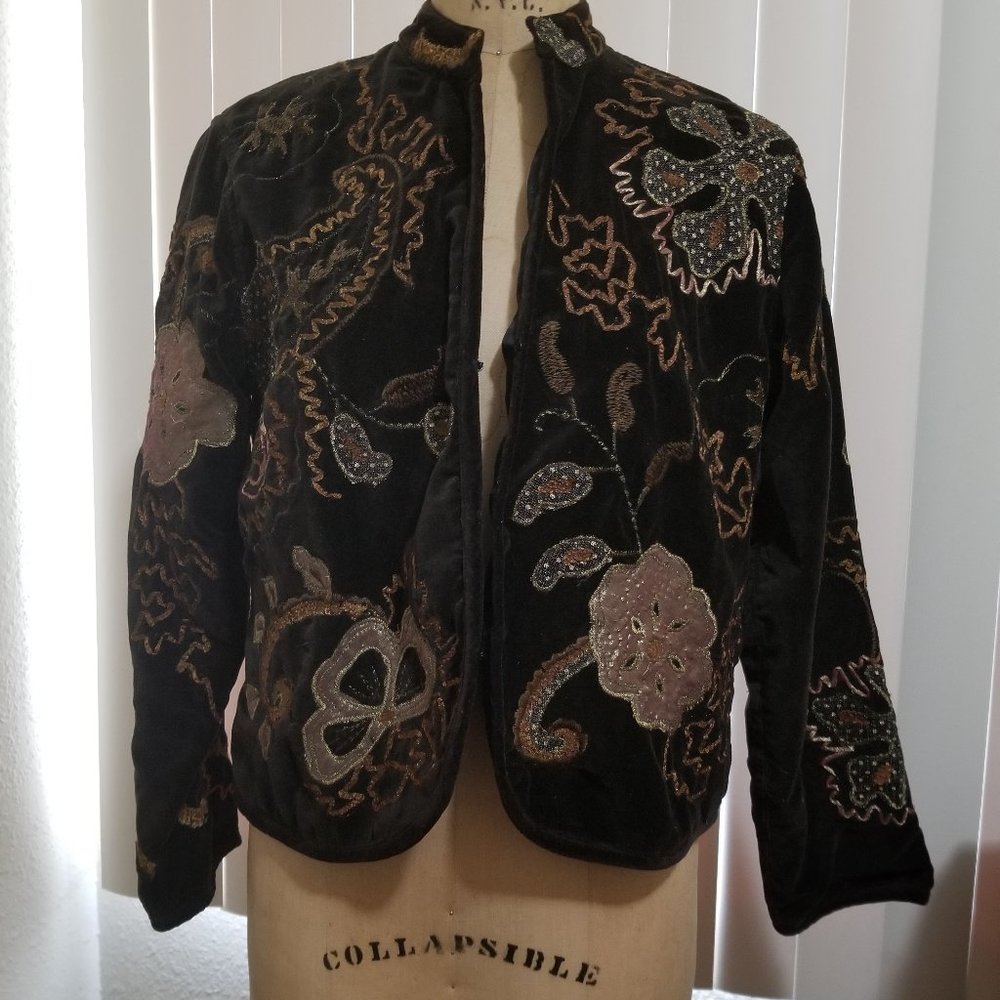 Beautiful Chico's Chocolate Brown Appliqued Embroidered Jacket Size 1